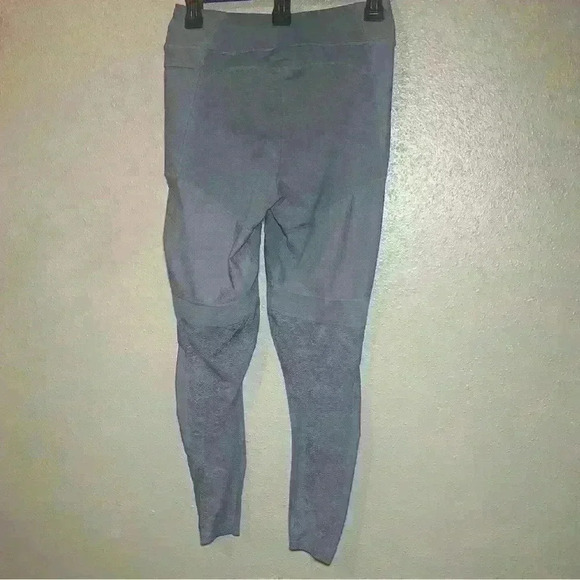 Gymshark True Texture Workout Leggings in Periwinkle Steel Blue Medium - Picture 4 of 7